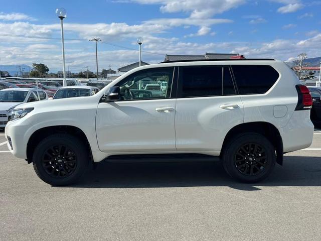 4WD TX Lパッケージブラックエディション サンルーフ/純正 9インチ メモリーナビ/トヨタセーフティセンス/パノラミックビューモニター/車線逸脱防止支援システム/シート フルレザー/ヘッドランプ LED/ETC/EBD付ABS 革シート(2枚目)