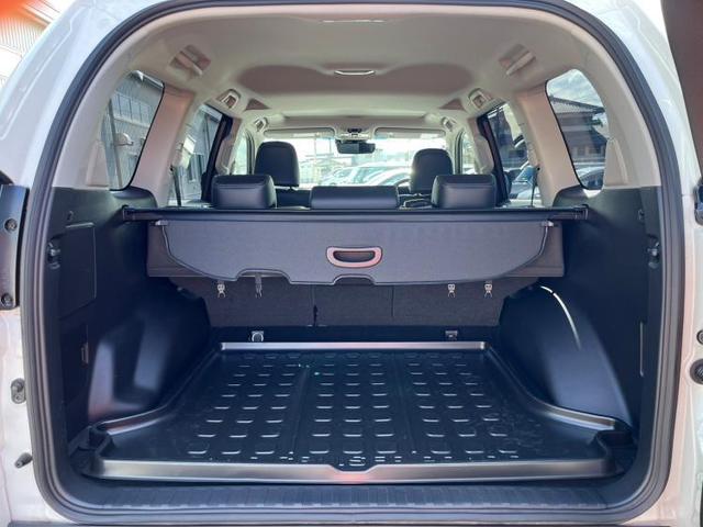 4WD TX Lパッケージブラックエディション サンルーフ/純正 9インチ メモリーナビ/トヨタセーフティセンス/パノラミックビューモニター/車線逸脱防止支援システム/シート フルレザー/ヘッドランプ LED/ETC/EBD付ABS 革シート(7枚目)