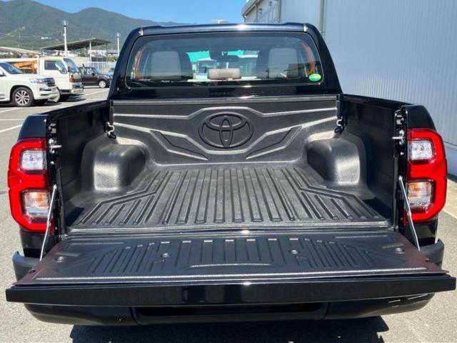ハイラックス ４ＷＤ　Ｚ　新品タイヤ／純正　ＳＤナビ／衝突安全装置／車線逸脱防止支援システム／ヘッドランプ　ＬＥＤ／Ｂｌｕｅｔｏｏｔｈ接続／ＥＴＣ／ＥＢＤ付ＡＢＳ／横滑り防止装置／クルーズコントロール／バックモニター　４ＷＤ（8枚目）