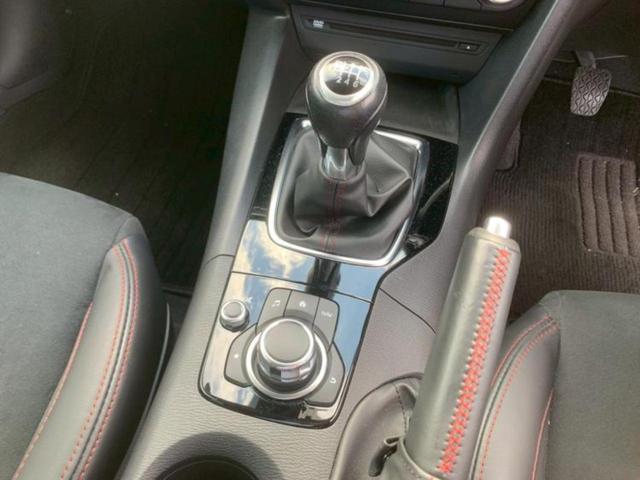 アクセラスポーツ ＸＤ　サンルーフ／ＢＯＳＥ／ディスプレイオーディオ／衝突安全装置／シートヒーター　前席／車線逸脱防止支援システム／シート　ハーフレザー／ヘッドランプ　ＨＩＤ／ＥＴＣ／ＥＢＤ付ＡＢＳ／横滑り防止装置（12枚目）