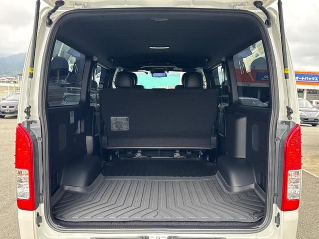 ハイエースバン ロングスーパーGLダークプライム2 保証書/衝突安全装置/両側電動スライドドア/車線逸脱防止支援システム/シート ハーフレザー/ETC/EBD付ABS/横滑り防止装置/エアバッグ 運転席/エアバッグ 助手席/MTモード付き ワンオーナー(8枚目)