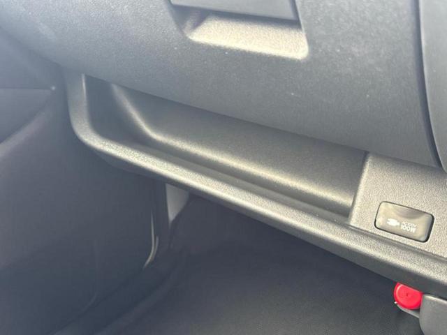 ハイエースバン ロングスーパーGLダークプライム2 保証書/衝突安全装置/両側電動スライドドア/車線逸脱防止支援システム/シート ハーフレザー/ETC/EBD付ABS/横滑り防止装置/エアバッグ 運転席/エアバッグ 助手席/MTモード付き ワンオーナー(29枚目)