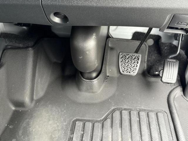 ハイエースバン ロングスーパーGLダークプライム2 保証書/衝突安全装置/両側電動スライドドア/車線逸脱防止支援システム/シート ハーフレザー/ETC/EBD付ABS/横滑り防止装置/エアバッグ 運転席/エアバッグ 助手席/MTモード付き ワンオーナー(40枚目)