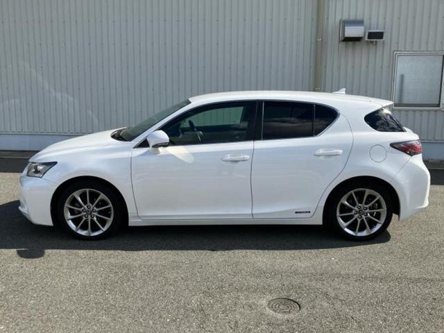 CT クリエイティブテキスタイルインテリア 新品タイヤ/保証書/純正 HDDナビ/シートヒーター/ETC/EBD付ABS/横滑り防止装置/アイドリングストップ/バックモニター/フルセグTV/DVD/エアバッグ 運転席/エアバッグ 助手席 記録簿(2枚目)