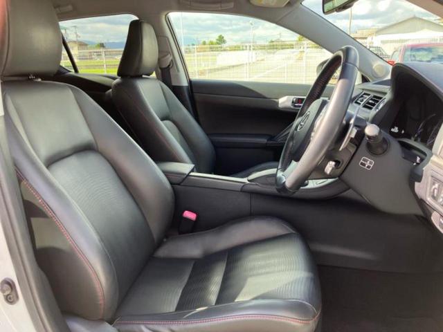 CT クリエイティブテキスタイルインテリア 新品タイヤ/保証書/純正 HDDナビ/シートヒーター/ETC/EBD付ABS/横滑り防止装置/アイドリングストップ/バックモニター/フルセグTV/DVD/エアバッグ 運転席/エアバッグ 助手席 記録簿(4枚目)