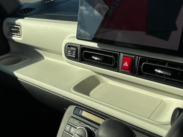 WECARSでは各商談席に大型モニターをご用意しております!見やすい大画面でゆったりと全国の在庫をご覧いただけます!是非ご来店お待ちしております!