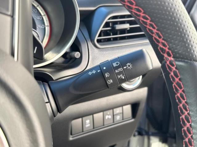 スイフトスポーツ スポーツ 新品タイヤ/純正 8インチ SDナビ/セーフティサポート(スズキ)/シートヒーター 運転席/全方位モニター/車線逸脱防止支援システム/ヘッドランプ LED/Bluetooth接続/ETC 全周囲カメラ(17枚目)