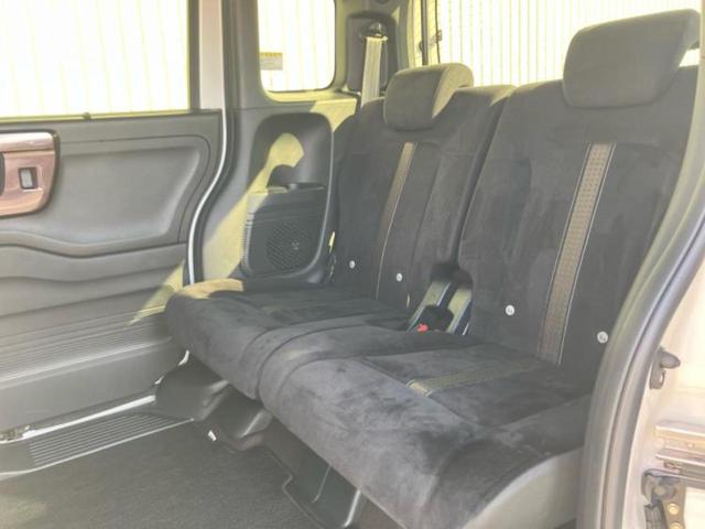 ＷＥＣＡＲＳでは各商談席に大型モニターをご用意しております！見やすい大画面でゆったりと全国の在庫をご覧いただけます！是非ご来店お待ちしております！