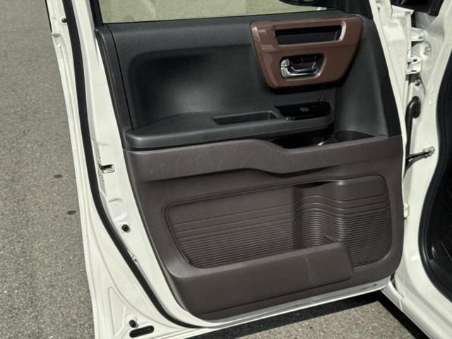 N-BOX G・Lホンダセンシングカッパーブラウンスタイル 新品タイヤ/純正 8インチ SDナビ/フリップダウンモニター/ホンダセンシング/両側電動スライドドア/車線逸脱防止支援システム/ヘッドランプ LED/Bluetooth接続/ETC/EBD付ABS(21枚目)