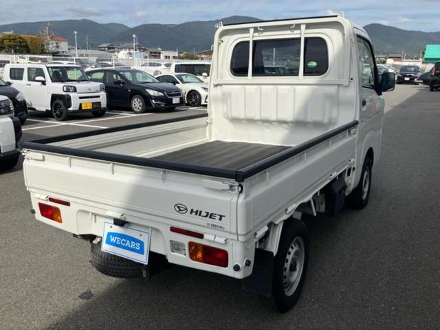 ハイゼットトラック スタンダード　新品タイヤ／エアバッグ　運転席／エアバッグ　助手席／衝突安全ボディ／パワーステアリング／マニュアルエアコン／ユーザー買取車／最大積載量３５０ｋｇ／デュアルエアバッグ／アクセサリーソケット／間欠ワイパー（3枚目）