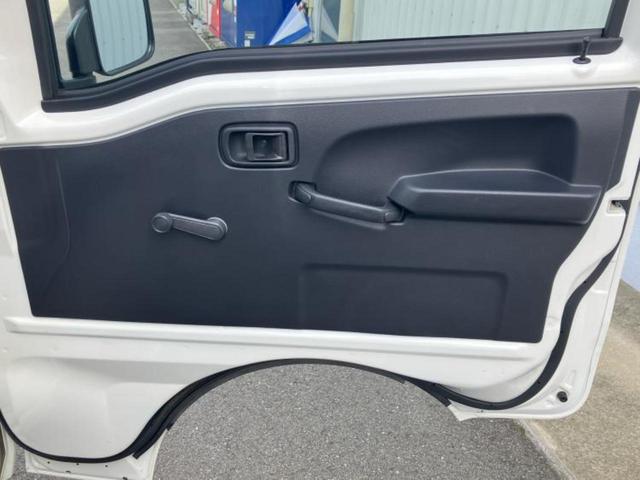 ハイゼットトラック スタンダード　新品タイヤ／エアバッグ　運転席／エアバッグ　助手席／衝突安全ボディ／パワーステアリング／マニュアルエアコン／ユーザー買取車／最大積載量３５０ｋｇ／デュアルエアバッグ／アクセサリーソケット／間欠ワイパー（8枚目）