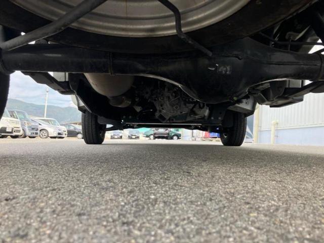 ハイゼットトラック スタンダード　新品タイヤ／エアバッグ　運転席／エアバッグ　助手席／衝突安全ボディ／パワーステアリング／マニュアルエアコン／ユーザー買取車／最大積載量３５０ｋｇ／デュアルエアバッグ／アクセサリーソケット／間欠ワイパー（33枚目）