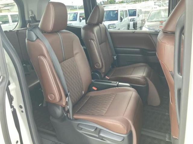 ノア ハイブリッドZ ディスプレイオーディオ+ナビ10.5インチ/フリップダウンモニター 純正 14インチ/トヨタセーフティセンス/両側電動スライドドア/シートヒーター/車線逸脱防止支援システム/電動バックドア(5枚目)