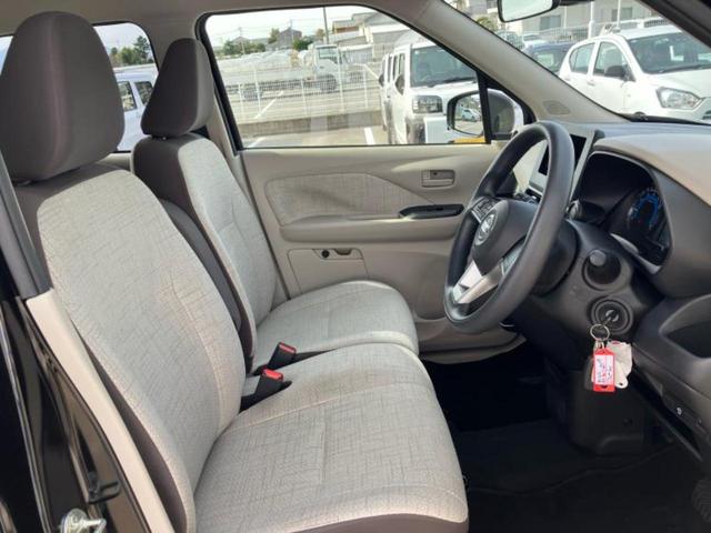 デイズ S 新品タイヤ/エマージェンシーブレーキ/車線逸脱防止支援システム/EBD付ABS/アイドリングストップ/エアバッグ 運転席/エアバッグ 助手席/衝突安全ボディ/パワーウインドウ/キーレス レーンアシスト(4枚目)