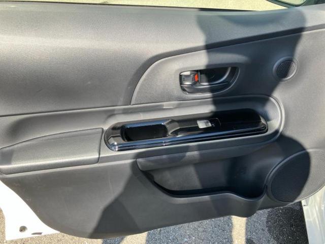 アクア Sスタイルブラック 新品タイヤ/保証書/純正 SDナビ/衝突安全装置/車線逸脱防止支援システム/ヘッドランプ LED/ETC/EBD付ABS/横滑り防止装置/アイドリングストップ/フルセグTV/エアバッグ 運転席 記録簿(22枚目)