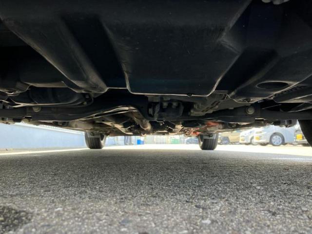 アクア Sスタイルブラック 新品タイヤ/保証書/純正 SDナビ/衝突安全装置/車線逸脱防止支援システム/ヘッドランプ LED/ETC/EBD付ABS/横滑り防止装置/アイドリングストップ/フルセグTV/エアバッグ 運転席 記録簿(44枚目)