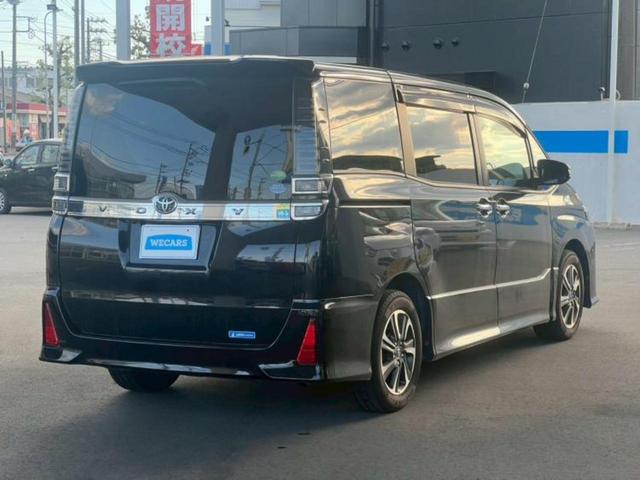 ヴォクシー ZSキラメキ 純正 9インチ SDナビ/トヨタセーフティセンス/両側電動スライドドア/車線逸脱防止支援システム/ドライブレコーダー 社外/ヘッドランプ LED/Bluetooth接続/ETC2.0 バックカメラ(3枚目)