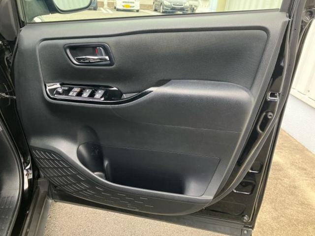 ヴォクシー ＺＳキラメキ　純正　９インチ　ＳＤナビ／トヨタセーフティセンス／両側電動スライドドア／車線逸脱防止支援システム／ドライブレコーダー　社外／ヘッドランプ　ＬＥＤ／Ｂｌｕｅｔｏｏｔｈ接続／ＥＴＣ２．０　バックカメラ（22枚目）