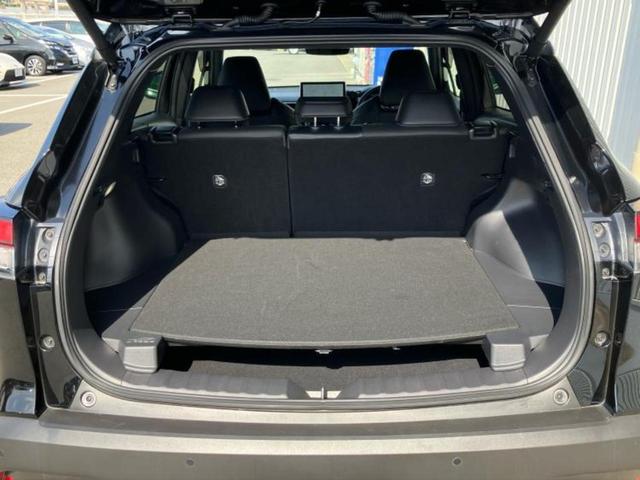 カローラクロス ハイブリッドＺ　保証書／ディスプレイオーディオ＋ナビ１０インチ／シートヒーター／車線逸脱防止支援システム／電動バックドア／ヘッドランプ　ＬＥＤ／ＥＴＣ／ＥＢＤ付ＡＢＳ／横滑り防止装置／アイドリングストップ（8枚目）