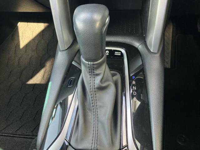 カローラクロス ハイブリッドＺ　保証書／ディスプレイオーディオ＋ナビ１０インチ／シートヒーター／車線逸脱防止支援システム／電動バックドア／ヘッドランプ　ＬＥＤ／ＥＴＣ／ＥＢＤ付ＡＢＳ／横滑り防止装置／アイドリングストップ（18枚目）