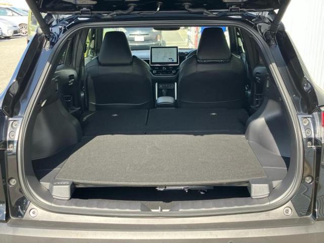 カローラクロス ハイブリッドＺ　保証書／ディスプレイオーディオ＋ナビ１０インチ／シートヒーター／車線逸脱防止支援システム／電動バックドア／ヘッドランプ　ＬＥＤ／ＥＴＣ／ＥＢＤ付ＡＢＳ／横滑り防止装置／アイドリングストップ（19枚目）