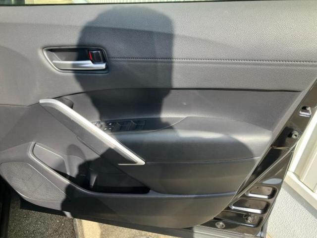 カローラクロス ハイブリッドＺ　保証書／ディスプレイオーディオ＋ナビ１０インチ／シートヒーター／車線逸脱防止支援システム／電動バックドア／ヘッドランプ　ＬＥＤ／ＥＴＣ／ＥＢＤ付ＡＢＳ／横滑り防止装置／アイドリングストップ（20枚目）