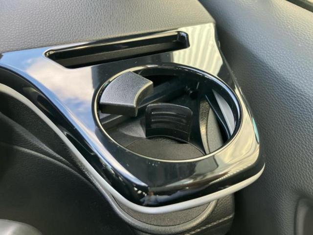 カローラクロス ハイブリッドＺ　保証書／ディスプレイオーディオ＋ナビ１０インチ／シートヒーター／車線逸脱防止支援システム／電動バックドア／ヘッドランプ　ＬＥＤ／ＥＴＣ／ＥＢＤ付ＡＢＳ／横滑り防止装置／アイドリングストップ（27枚目）