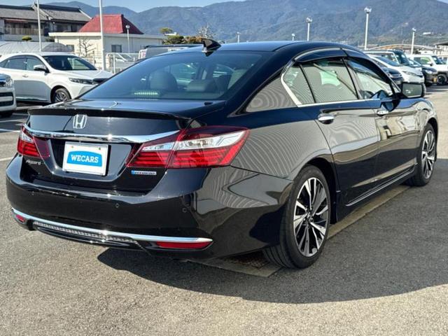 アコードハイブリッド EX 新品タイヤ/純正 SDナビ/衝突安全装置/シートヒーター/車線逸脱防止支援システム/ETC/EBD付ABS/横滑り防止装置/アイドリングストップ/バックモニター/フルセグTV/DVD バックカメラ(3枚目)