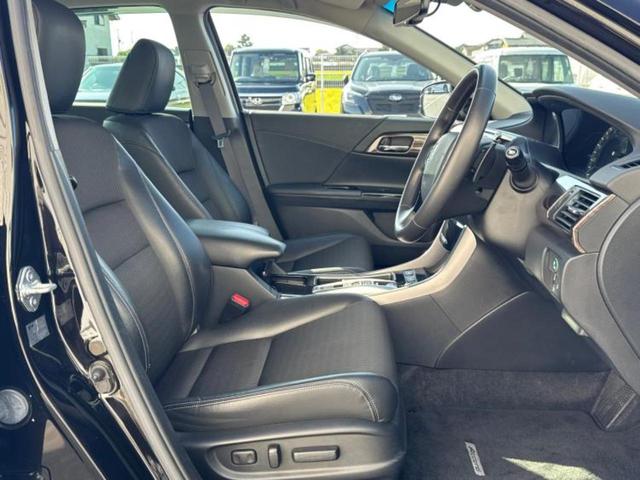 アコードハイブリッド EX 新品タイヤ/純正 SDナビ/衝突安全装置/シートヒーター/車線逸脱防止支援システム/ETC/EBD付ABS/横滑り防止装置/アイドリングストップ/バックモニター/フルセグTV/DVD バックカメラ(4枚目)