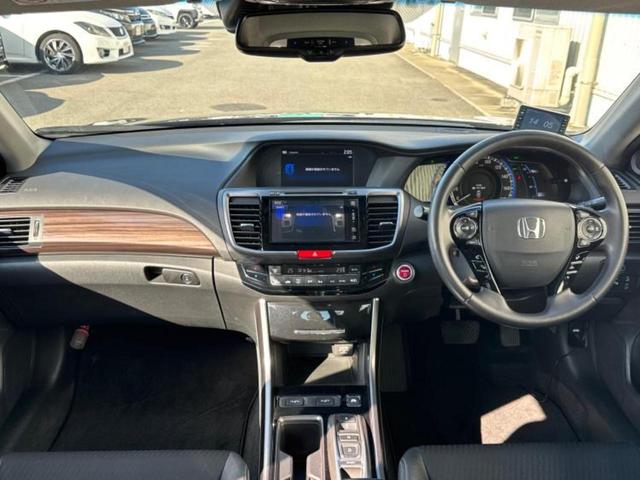 アコードハイブリッド EX 新品タイヤ/純正 SDナビ/衝突安全装置/シートヒーター/車線逸脱防止支援システム/ETC/EBD付ABS/横滑り防止装置/アイドリングストップ/バックモニター/フルセグTV/DVD バックカメラ(10枚目)