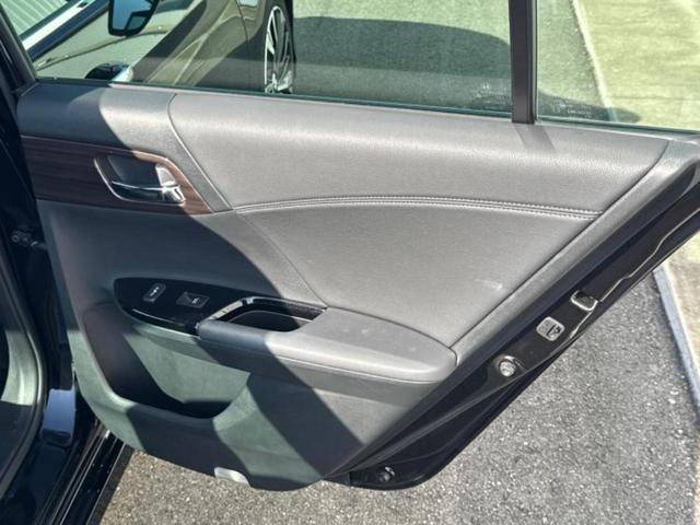 アコードハイブリッド EX 新品タイヤ/純正 SDナビ/衝突安全装置/シートヒーター/車線逸脱防止支援システム/ETC/EBD付ABS/横滑り防止装置/アイドリングストップ/バックモニター/フルセグTV/DVD バックカメラ(20枚目)