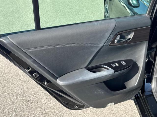 アコードハイブリッド EX 新品タイヤ/純正 SDナビ/衝突安全装置/シートヒーター/車線逸脱防止支援システム/ETC/EBD付ABS/横滑り防止装置/アイドリングストップ/バックモニター/フルセグTV/DVD バックカメラ(22枚目)