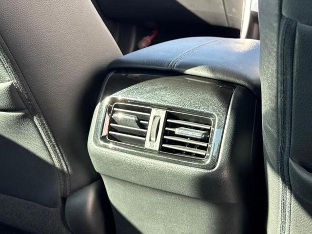 アコードハイブリッド EX 新品タイヤ/純正 SDナビ/衝突安全装置/シートヒーター/車線逸脱防止支援システム/ETC/EBD付ABS/横滑り防止装置/アイドリングストップ/バックモニター/フルセグTV/DVD バックカメラ(40枚目)