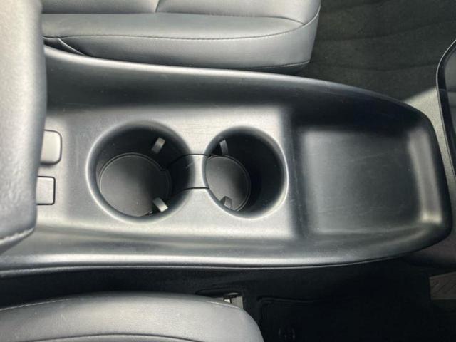 プリウス Sツーリングセレクション 新品タイヤ/純正 9インチ SDナビ/シートヒーター/シート 合皮/ヘッドランプ LED/ETC/EBD付ABS/横滑り防止装置/アイドリングストップ/フルセグTV/エアバッグ 運転席 記録簿(24枚目)