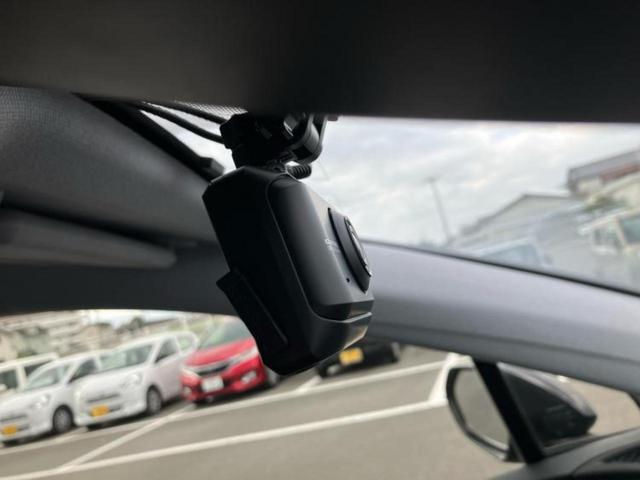 プリウス Sツーリングセレクション 新品タイヤ/純正 9インチ SDナビ/シートヒーター/シート 合皮/ヘッドランプ LED/ETC/EBD付ABS/横滑り防止装置/アイドリングストップ/フルセグTV/エアバッグ 運転席 記録簿(29枚目)