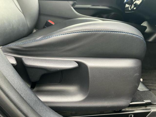 プリウス Sツーリングセレクション 新品タイヤ/純正 9インチ SDナビ/シートヒーター/シート 合皮/ヘッドランプ LED/ETC/EBD付ABS/横滑り防止装置/アイドリングストップ/フルセグTV/エアバッグ 運転席 記録簿(39枚目)