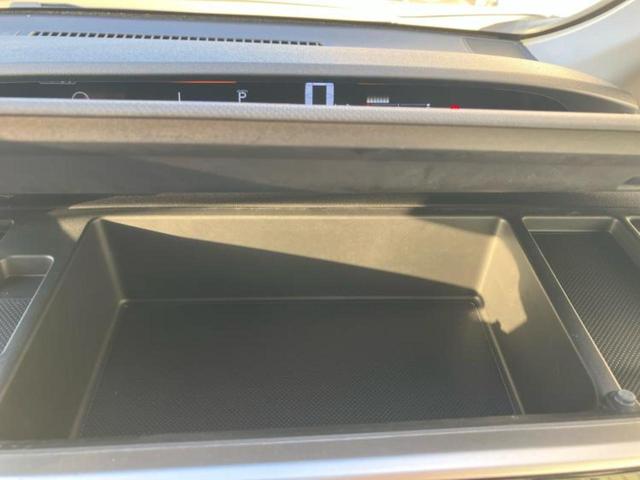 国産車から輸入車まで多様なお客様のニーズのお応えできるように、全国規模で豊富な在庫展開！車のことならＷＥＣＡＲＳへ！