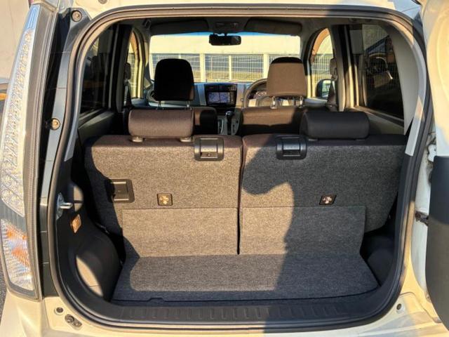 ＷＥＣＡＲＳでは各商談席に大型モニターをご用意しております！見やすい大画面でゆったりと全国の在庫をご覧いただけます！是非ご来店お待ちしております！