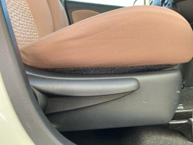 マーチ 12X30thハピネス 新品タイヤ/純正 SDナビ/ETC/EBD付ABS/アイドリングストップ/バックモニター/ワンセグTV/エアバッグ 運転席/エアバッグ 助手席/衝突安全ボディ/アルミホイール 純正 14インチ(38枚目)