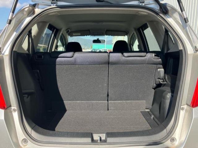 フィット １３Ｇ　新品タイヤ／純正　ナビ／ＥＴＣ／ＥＢＤ付ＡＢＳ／バックモニター／ワンセグＴＶ／エアバッグ　運転席／エアバッグ　助手席／衝突安全ボディ／パワーウインドウ／キーレスエントリー／パワーステアリング（8枚目）