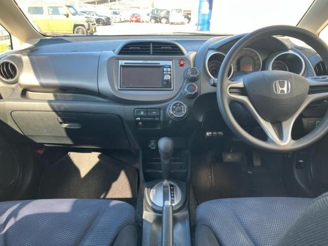 フィット １３Ｇ　新品タイヤ／純正　ナビ／ＥＴＣ／ＥＢＤ付ＡＢＳ／バックモニター／ワンセグＴＶ／エアバッグ　運転席／エアバッグ　助手席／衝突安全ボディ／パワーウインドウ／キーレスエントリー／パワーステアリング（9枚目）