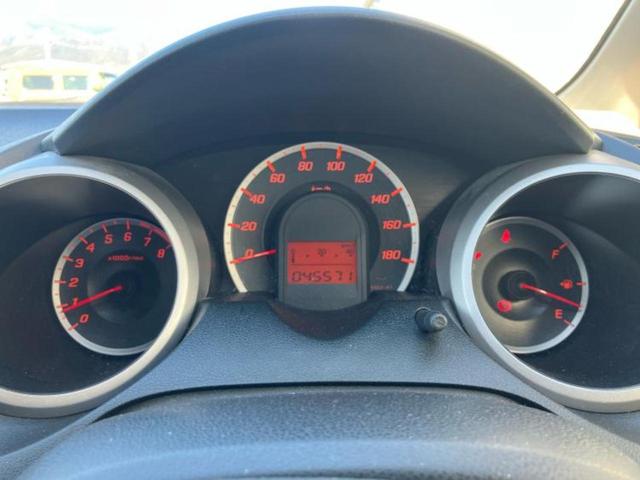 フィット １３Ｇ　新品タイヤ／純正　ナビ／ＥＴＣ／ＥＢＤ付ＡＢＳ／バックモニター／ワンセグＴＶ／エアバッグ　運転席／エアバッグ　助手席／衝突安全ボディ／パワーウインドウ／キーレスエントリー／パワーステアリング（14枚目）