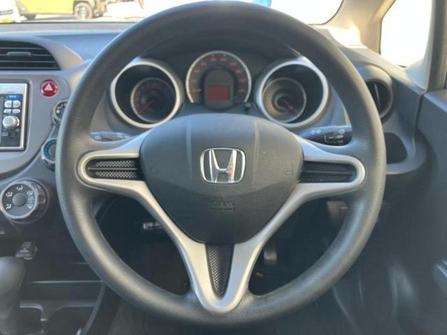 フィット １３Ｇ　新品タイヤ／純正　ナビ／ＥＴＣ／ＥＢＤ付ＡＢＳ／バックモニター／ワンセグＴＶ／エアバッグ　運転席／エアバッグ　助手席／衝突安全ボディ／パワーウインドウ／キーレスエントリー／パワーステアリング（15枚目）