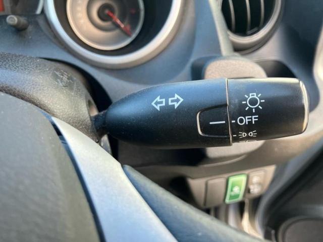 フィット １３Ｇ　新品タイヤ／純正　ナビ／ＥＴＣ／ＥＢＤ付ＡＢＳ／バックモニター／ワンセグＴＶ／エアバッグ　運転席／エアバッグ　助手席／衝突安全ボディ／パワーウインドウ／キーレスエントリー／パワーステアリング（16枚目）