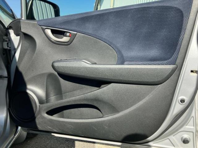 フィット １３Ｇ　新品タイヤ／純正　ナビ／ＥＴＣ／ＥＢＤ付ＡＢＳ／バックモニター／ワンセグＴＶ／エアバッグ　運転席／エアバッグ　助手席／衝突安全ボディ／パワーウインドウ／キーレスエントリー／パワーステアリング（20枚目）