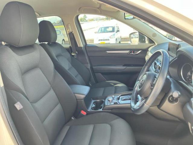 ＣＸ－５ ＸＤプロアクティブ　新品タイヤ／純正　ＨＤＤナビ／衝突安全装置／車線逸脱防止支援システム／ＥＴＣ／ＥＢＤ付ＡＢＳ／横滑り防止装置／アイドリングストップ／サイドモニター／バックモニター／フルセグＴＶ／エアバッグ　運転席（4枚目）