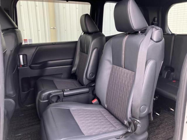 ノア ハイブリッドＳ－Ｚ　新品タイヤ／ディスプレイオーディオ＋ナビ１０．５インチ／フリップダウンモニター　純正　１４インチ／トヨタセーフティセンス／両側電動スライドドア／シートヒーター　前席　衝突被害軽減システム　バックカメラ（8枚目）