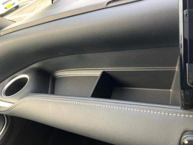 ノア ハイブリッドＳ－Ｚ　新品タイヤ／ディスプレイオーディオ＋ナビ１０．５インチ／フリップダウンモニター　純正　１４インチ／トヨタセーフティセンス／両側電動スライドドア／シートヒーター　前席　衝突被害軽減システム　バックカメラ（32枚目）