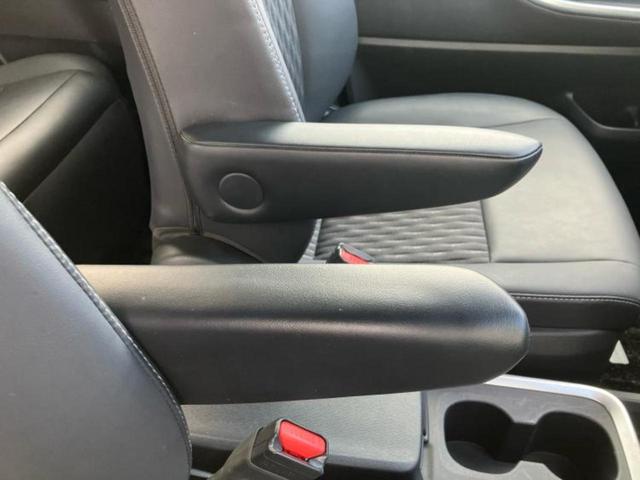 ノア ハイブリッドＳ－Ｚ　新品タイヤ／ディスプレイオーディオ＋ナビ１０．５インチ／フリップダウンモニター　純正　１４インチ／トヨタセーフティセンス／両側電動スライドドア／シートヒーター　前席　衝突被害軽減システム　バックカメラ（40枚目）