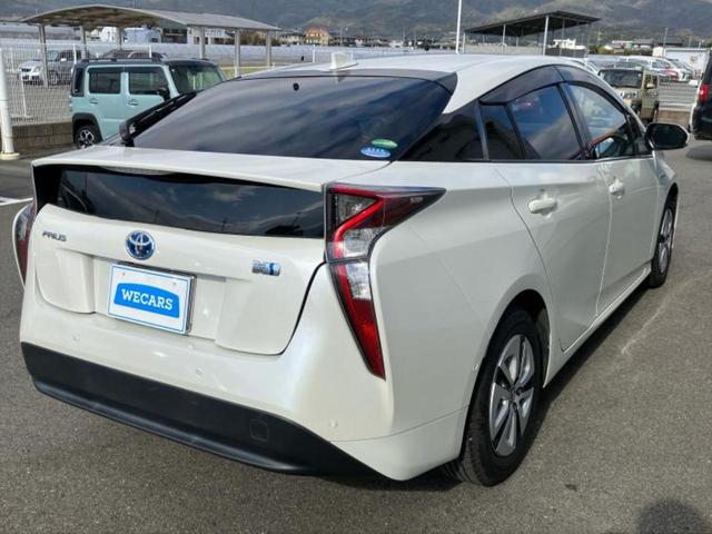 プリウス Ａ　純正　９インチ　ＳＤナビ／衝突安全装置／車線逸脱防止支援システム／ヘッドランプ　ＬＥＤ／ＥＴＣ／ＥＢＤ付ＡＢＳ／横滑り防止装置／アイドリングストップ／バックモニター／フルセグＴＶ　衝突被害軽減システム（3枚目）